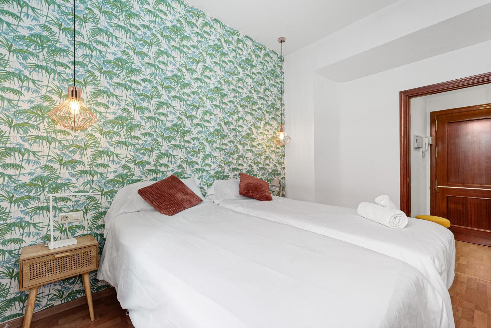 Urbanchicmalaga 2Bedroom Oasis In Historic Malaga Centre Экстерьер фото