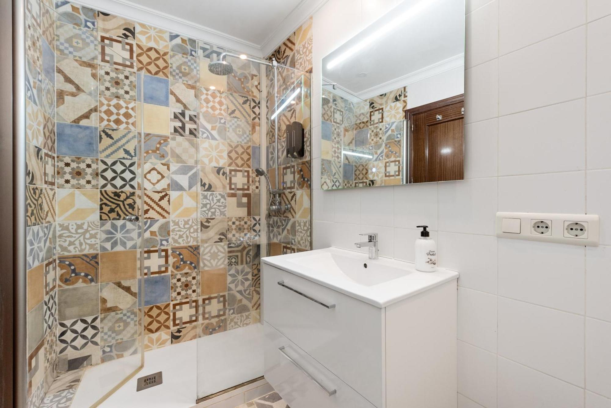 Urbanchicmalaga 2Bedroom Oasis In Historic Malaga Centre Экстерьер фото